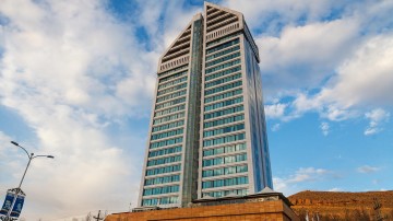 تور شیراز هتل بزرگ چمراناز تهران