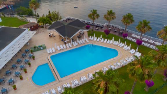 Falcon Hotel