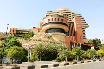 تور شیراز هتل بزرگ