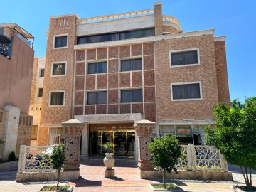 تور شیراز هتل زندیه