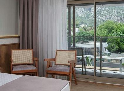 Monk Resort Hotel  تورنگار