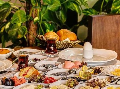 تور هتل پلاس بوستانچی آتاشهیر استانبول تورنگار